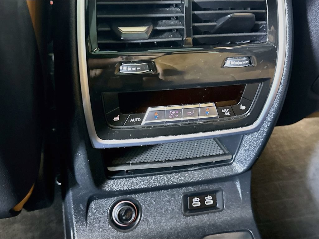 Used 2023 BMW X7 xDrive40i w/ Executive Package AWD/4WD image 28