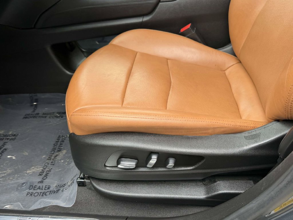 Used 2020 Cadillac XT5 Premium Luxury w/ LPO, Premium Carpet Package FWD image 15