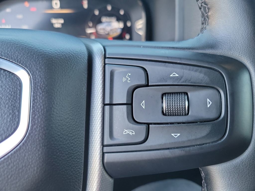 Used 2023 GMC Yukon Denali image 6