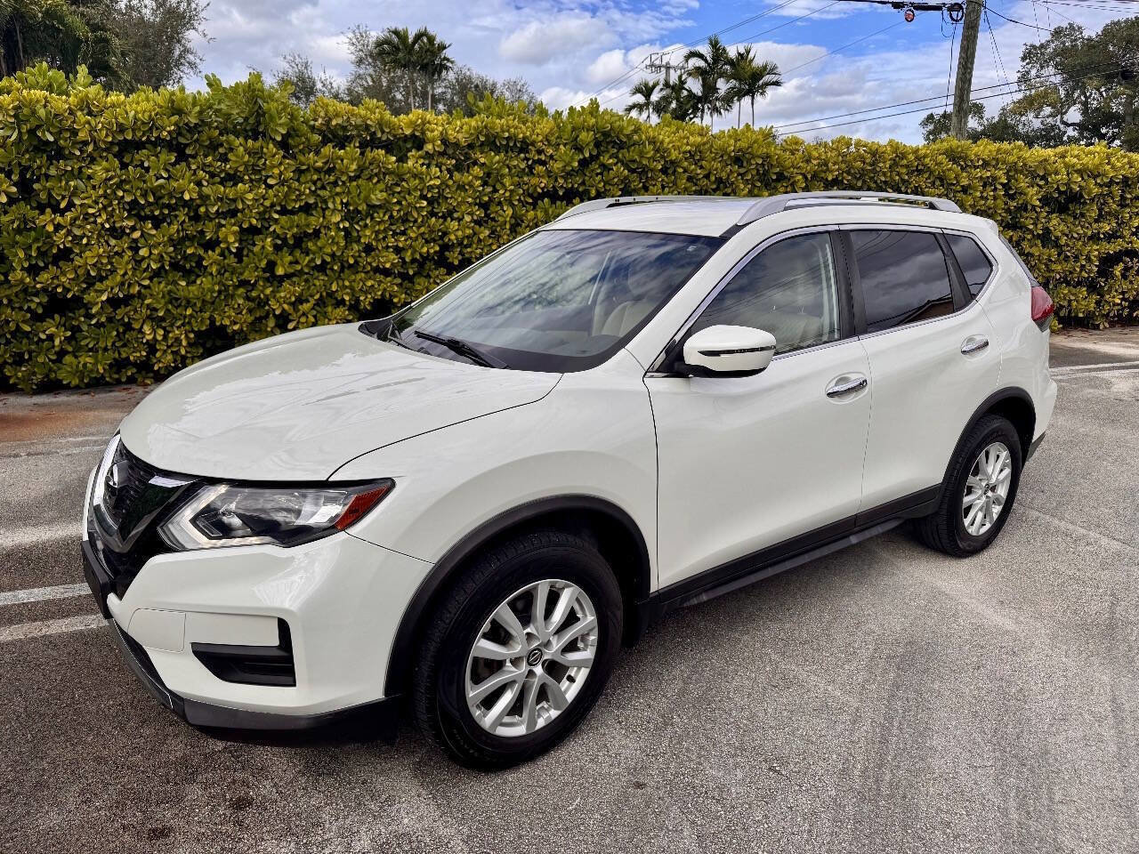 Used 2018 Nissan Rogue SV image 8
