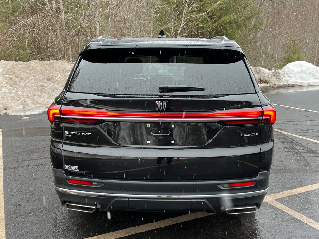 Used 2025 Buick Enclave Preferred image 4