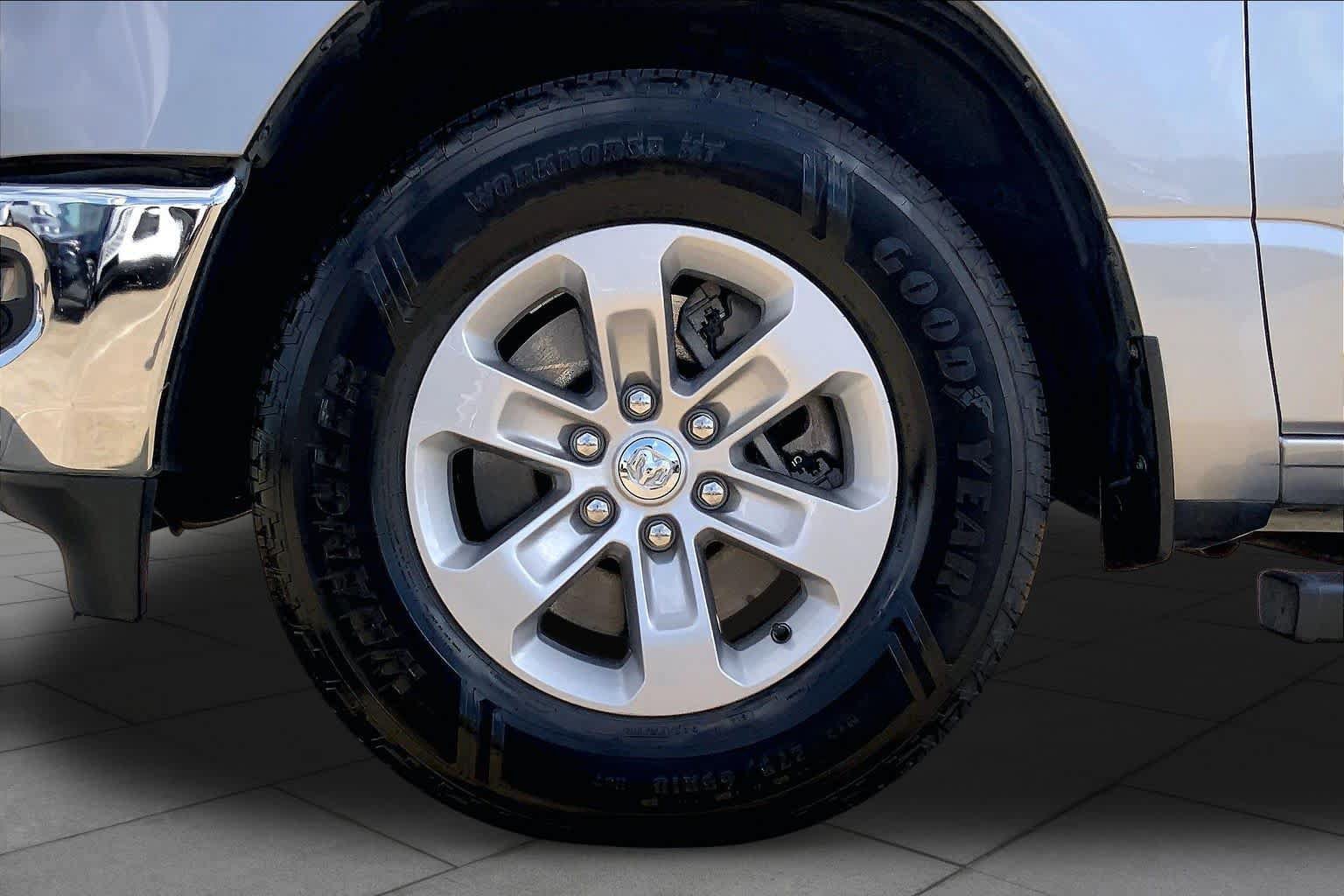 Used 2023 RAM 1500 Laramie AWD/4WD image 11