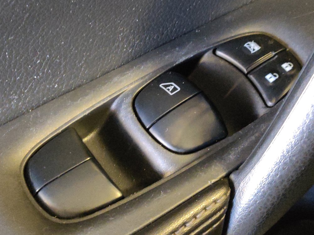 Used 2021 Nissan Rogue Sport S FWD image 27