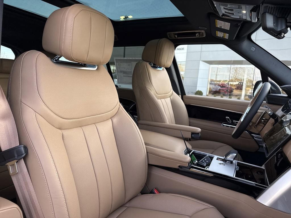 New 2025 Land Rover Range Rover SE image 16
