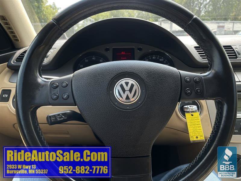 Used 2009 Volkswagen Passat Komfort FWD image 19