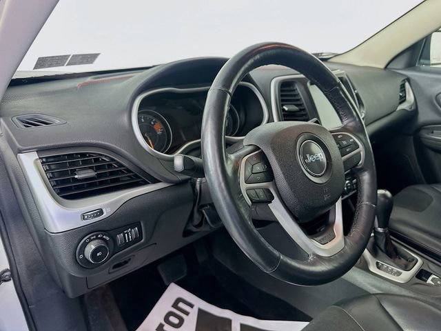 Used 2016 Jeep Cherokee Trailhawk w/ Cold Weather Group image 9