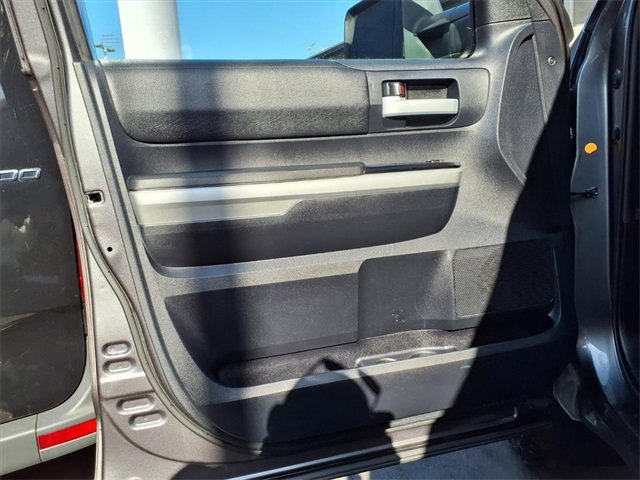 Used 2015 Toyota Tundra SR5 w/ TRD Off Road Package image 9