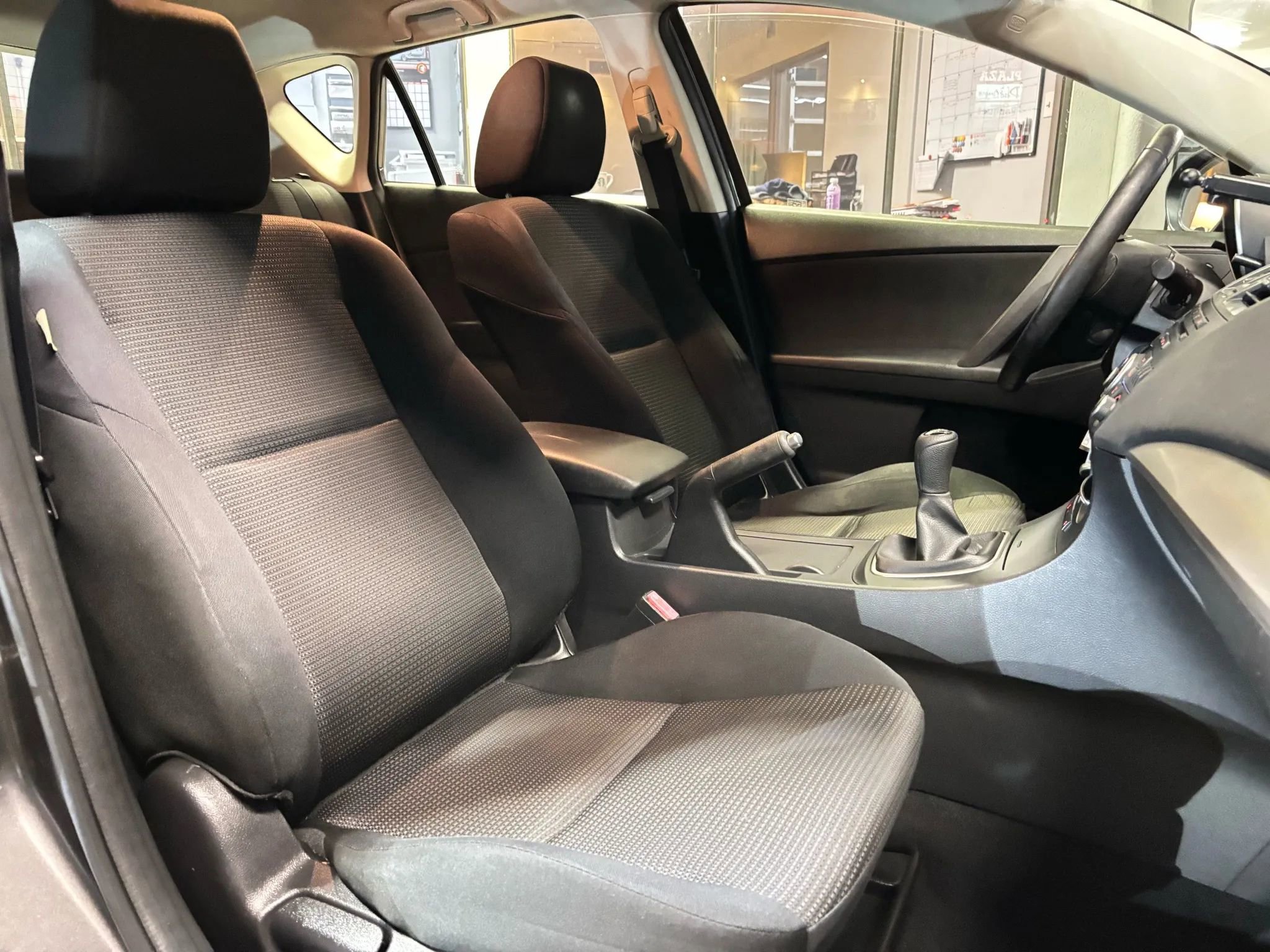 Used 2012 MAZDA MAZDA3 i Touring image 22