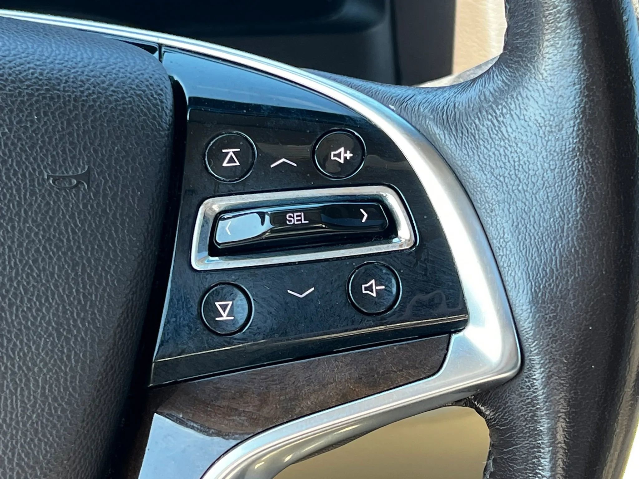 Used 2017 Cadillac Escalade Premium Luxury AWD/4WD image 21