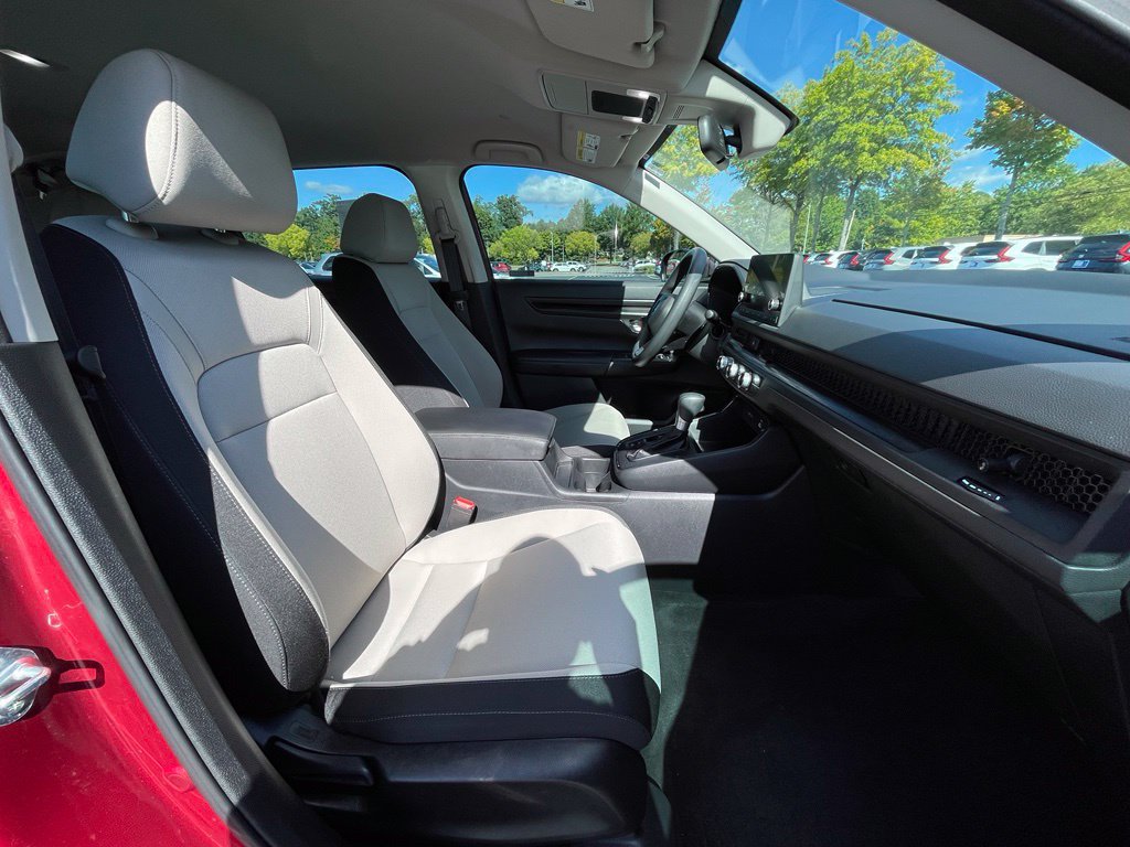 Used 2024 Honda CR-V LX image 32