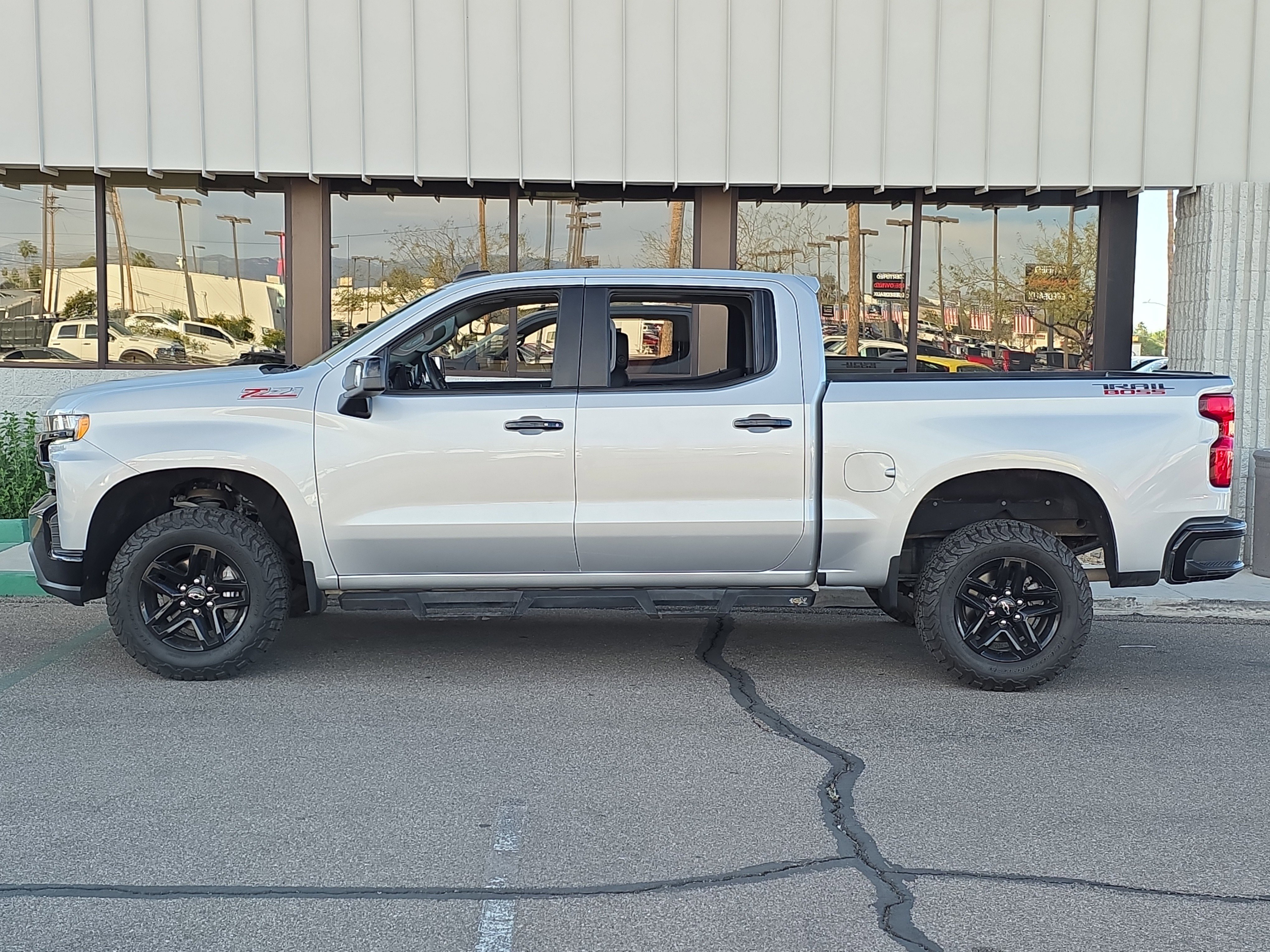 Used 2021 Chevrolet Silverado 1500 LT Trail Boss w/ Convenience Package II image 5