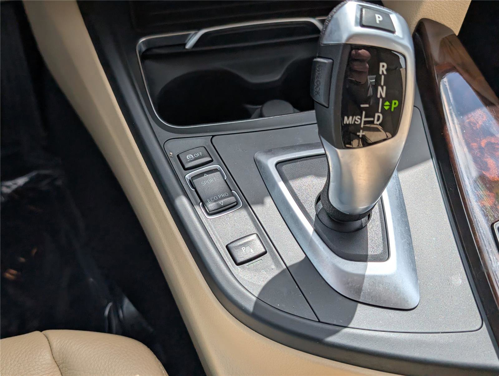 Used 2017 BMW 320i xDrive 320i xDrive image 24