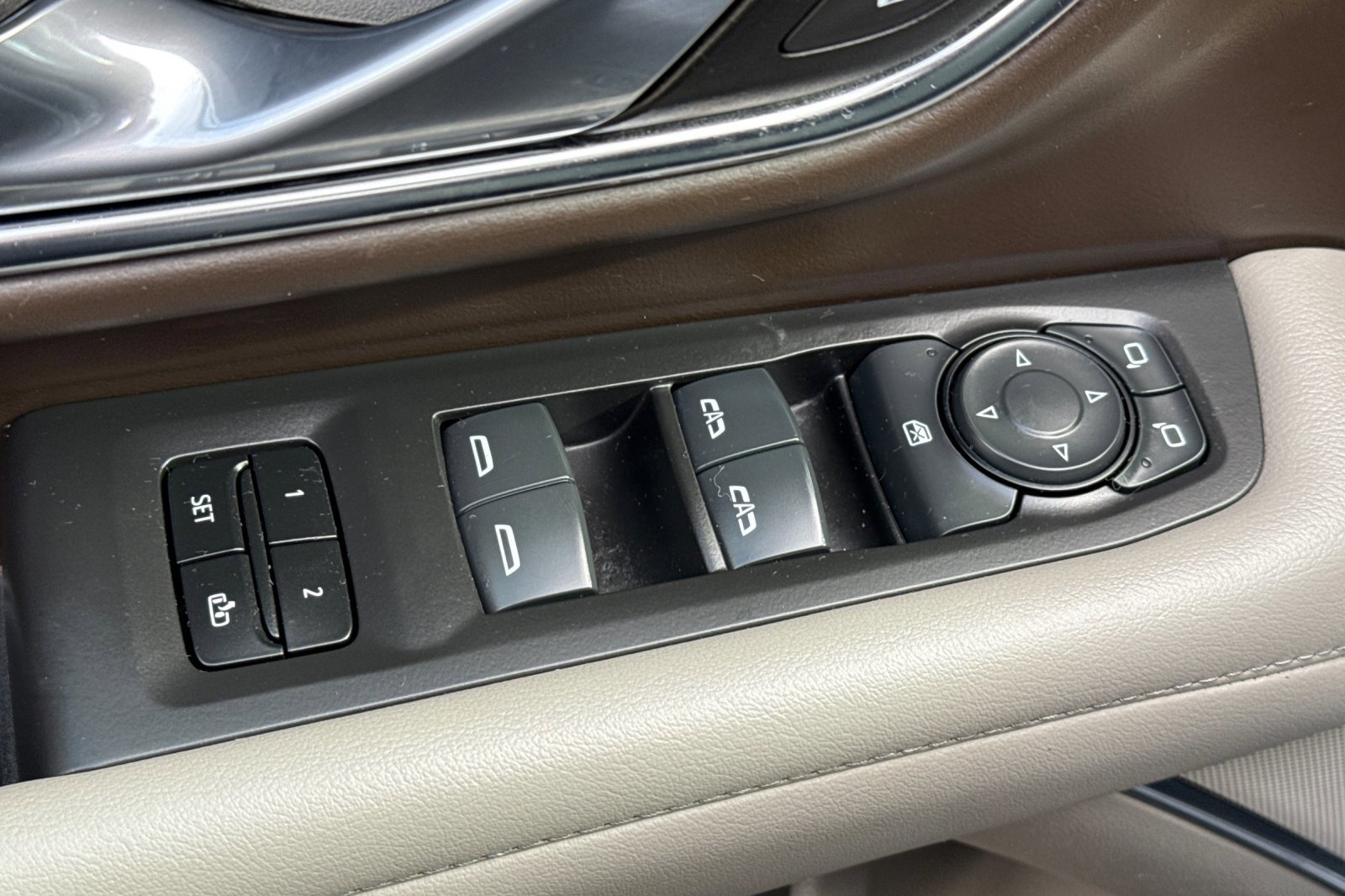 Used 2024 Chevrolet Suburban LT image 13