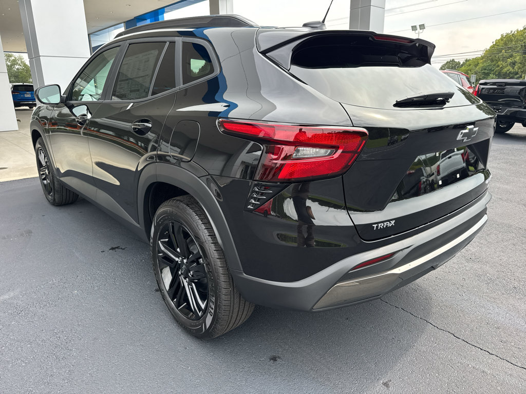 New 2026 Chevrolet Trax ACTIV w/ Sunroof Package FWD image 4
