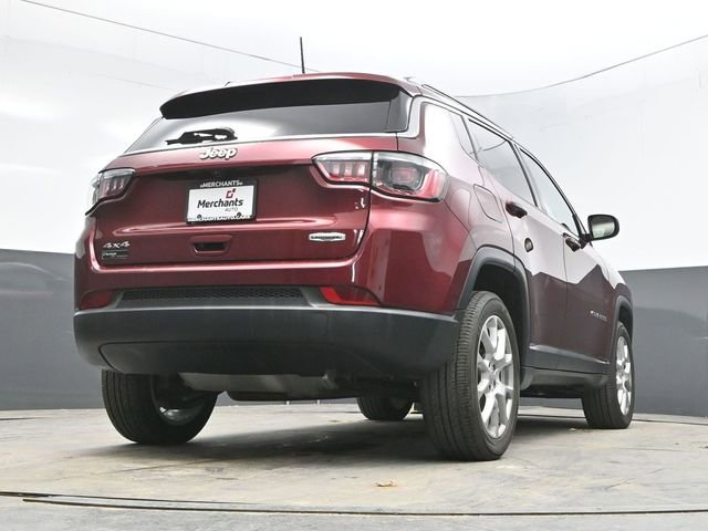 Used 2022 Jeep Compass Latitude AWD/4WD image 38