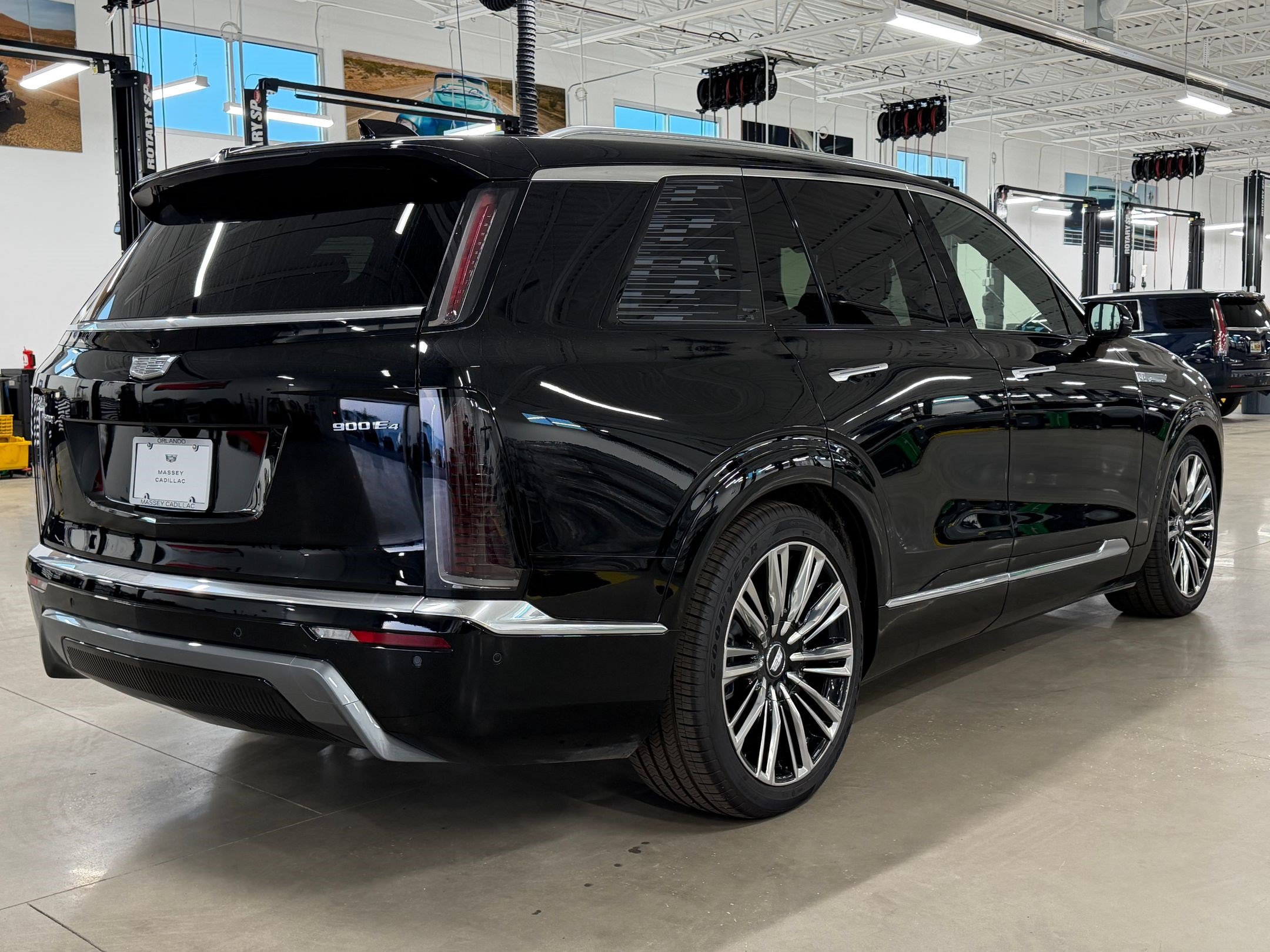 New 2026 Cadillac Vistiq Premium Luxury w/ LPO, Floor Liner Package AWD/4WD image 9