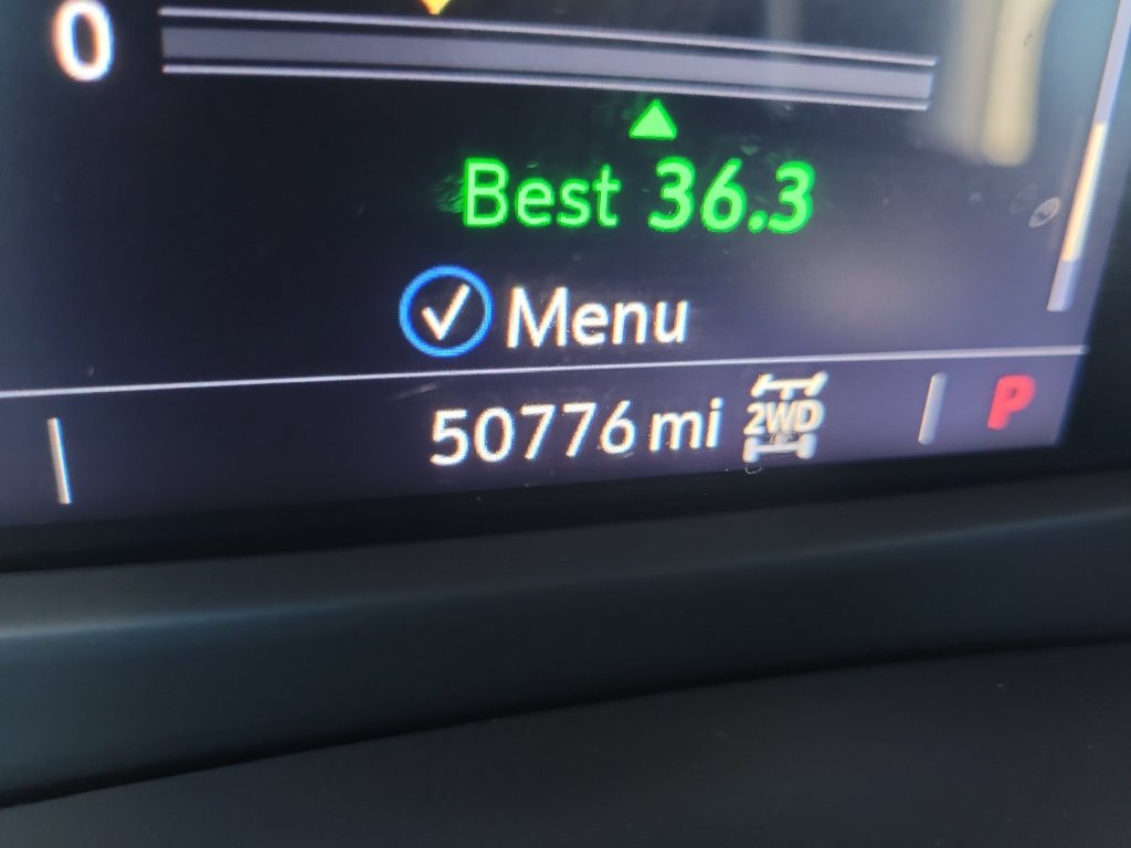 Used 2023 Cadillac XT4 Luxury w/ Cold Weather Package AWD/4WD image 30