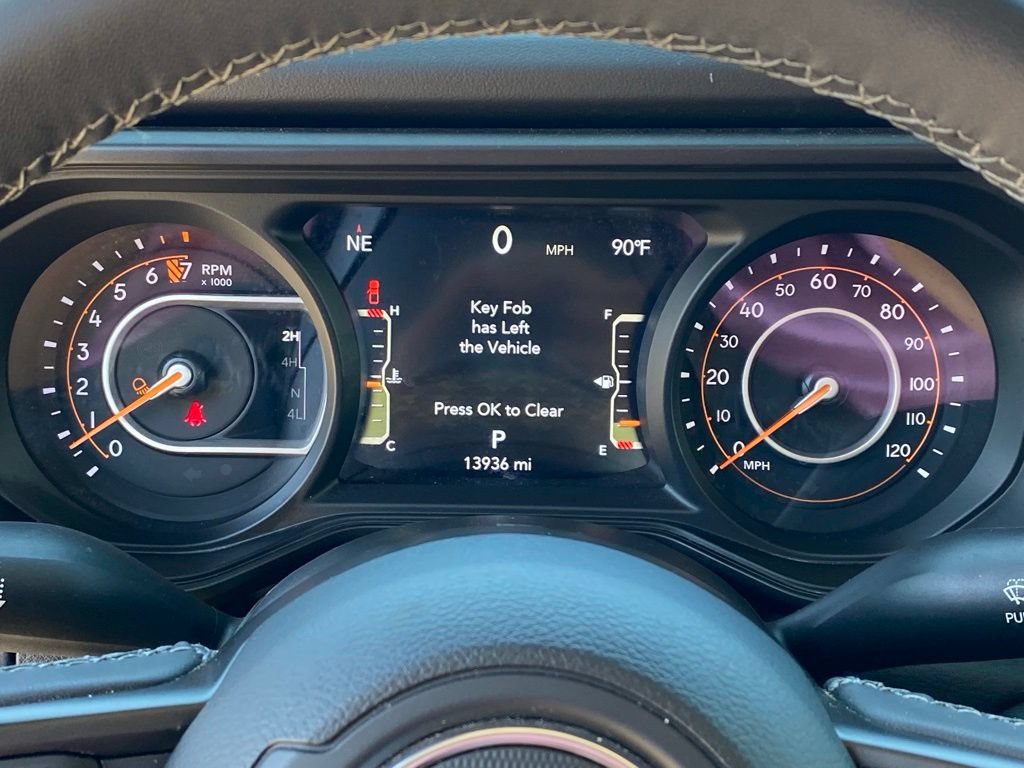 Used 2026 Jeep Gladiator Mojave AWD/4WD image 14