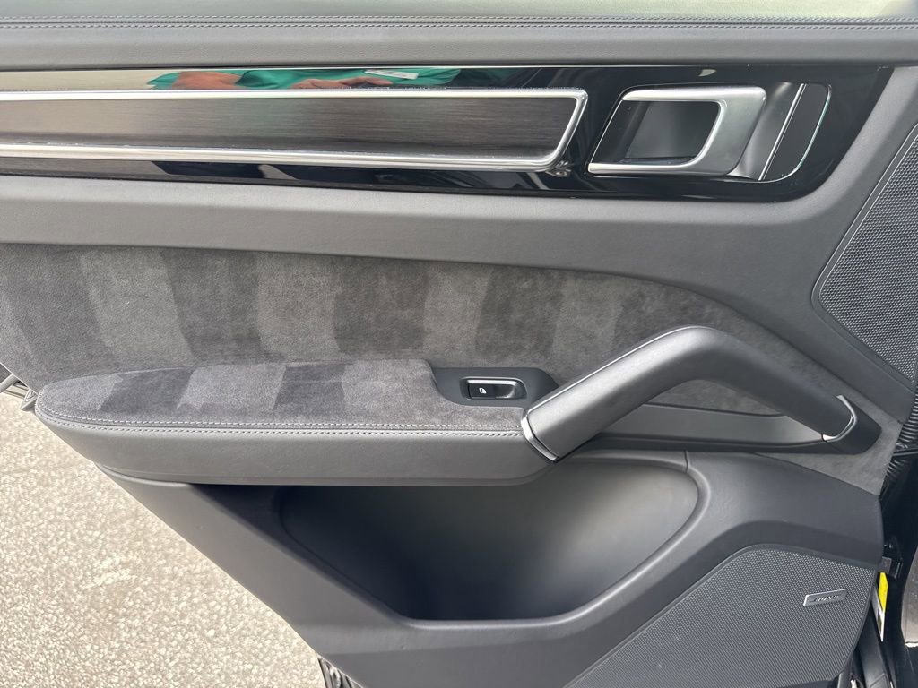 Used 2023 Porsche Cayenne GTS image 13