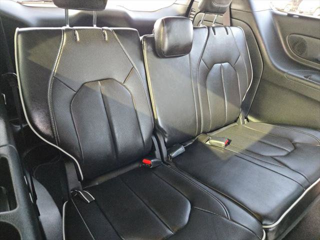 Certified 2025 Chrysler Pacifica Premium image 10