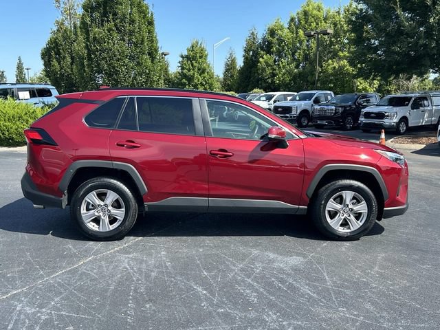 Used 2025 Toyota RAV4 XLE AWD/4WD image 3