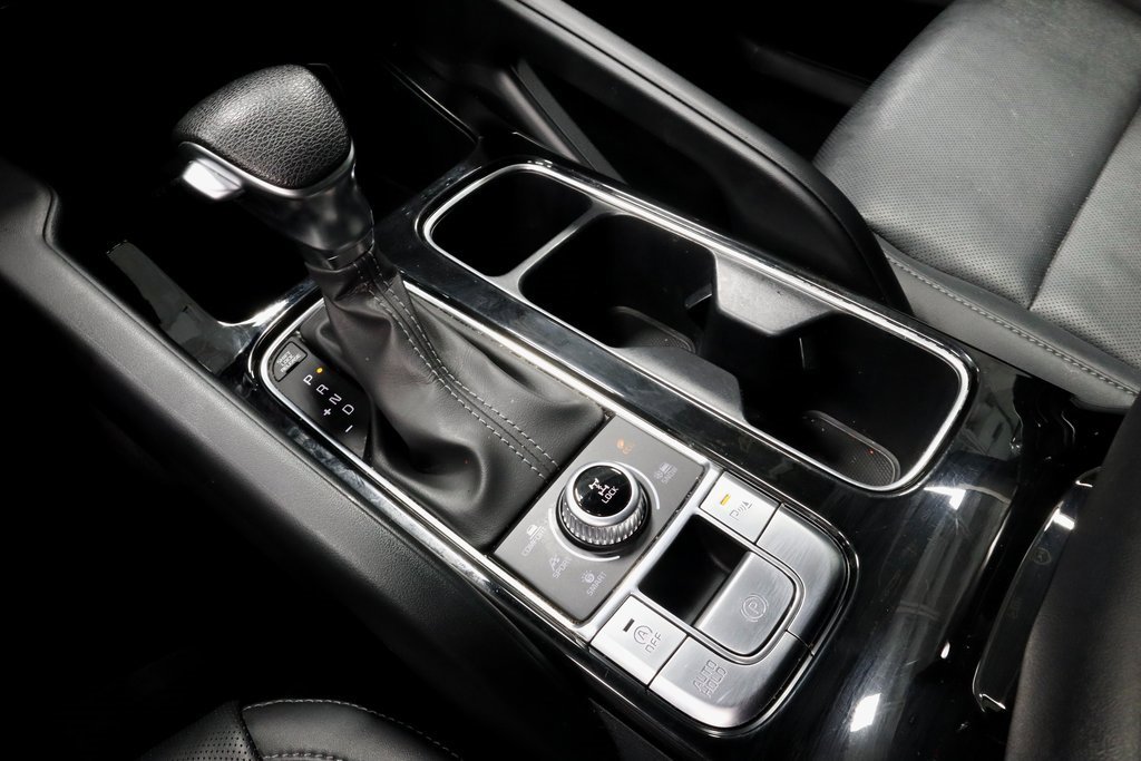 Used 2023 Kia Telluride LX image 32