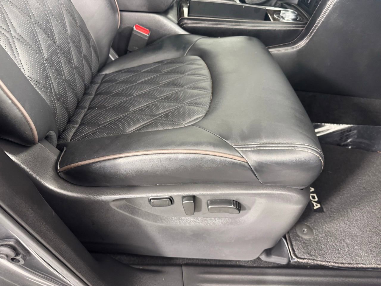 Used 2024 Nissan Armada Platinum w/ Captain's Chairs Package image 38
