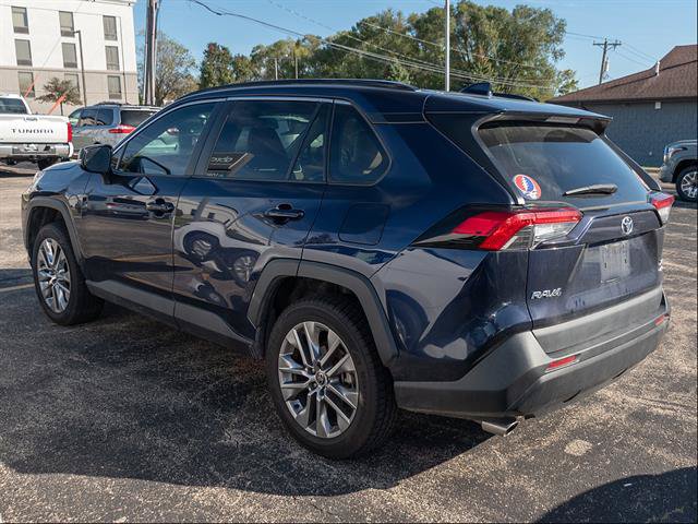 Used 2021 Toyota RAV4 XLE Premium AWD/4WD image 5