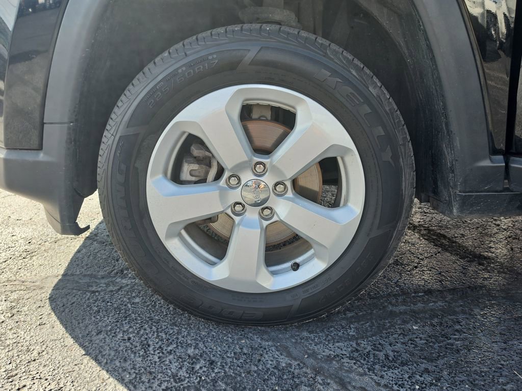 Used 2021 Jeep Compass Latitude image 30