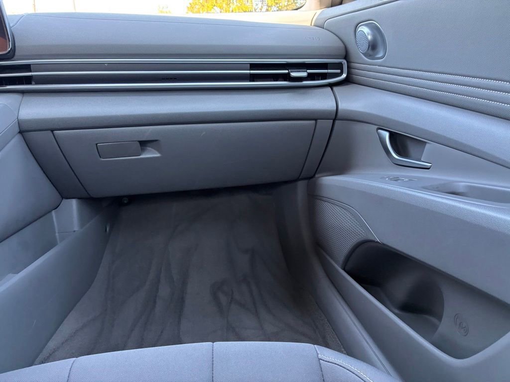 Used 2023 Hyundai Elantra SEL w/ Convenience Package FWD image 36