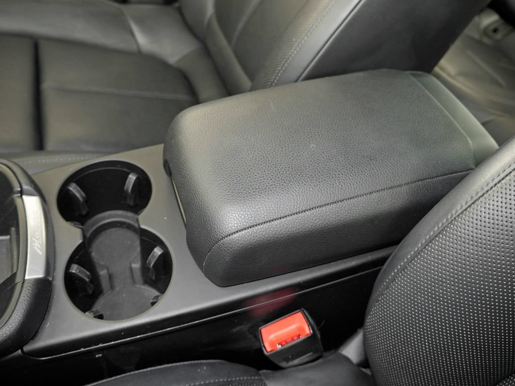 Certified 2023 Porsche Macan Turbo AWD/4WD image 31