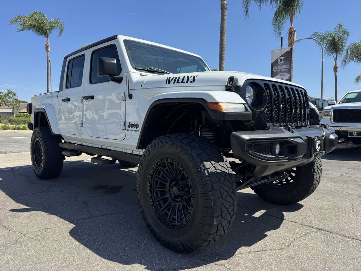 Used 2022 Jeep Gladiator Sport AWD/4WD image 9