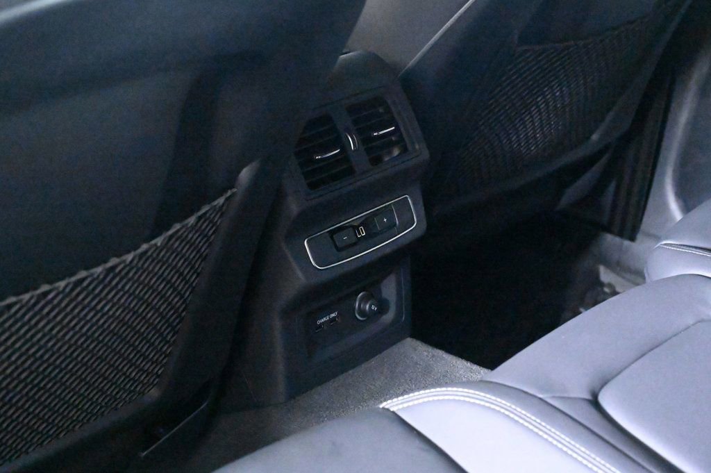 Used 2025 Audi Q5 2.0T Premium image 18