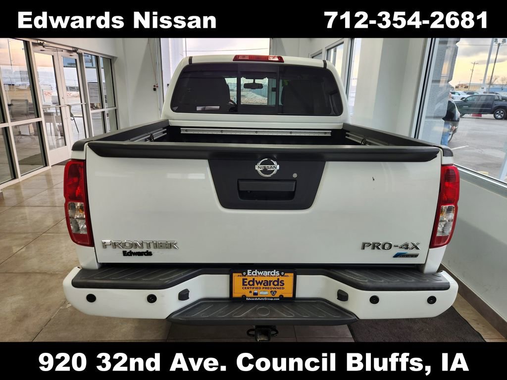 Used 2017 Nissan Frontier PRO-4X image 5