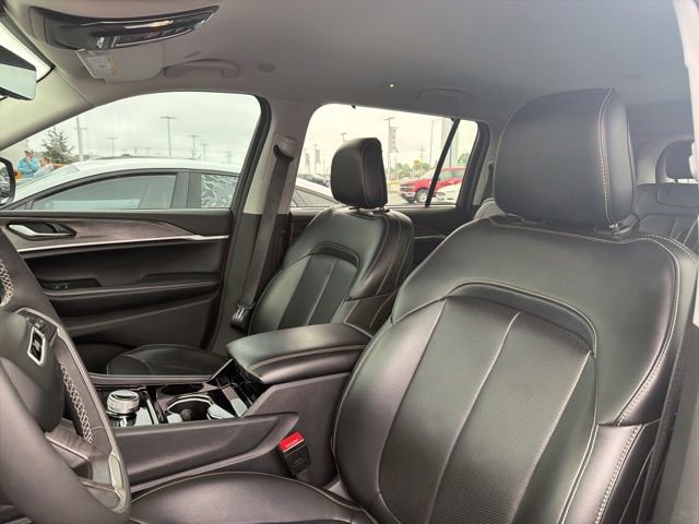 Used 2023 Jeep Grand Cherokee L Limited w/ Luxury Tech Group II AWD/4WD image 20