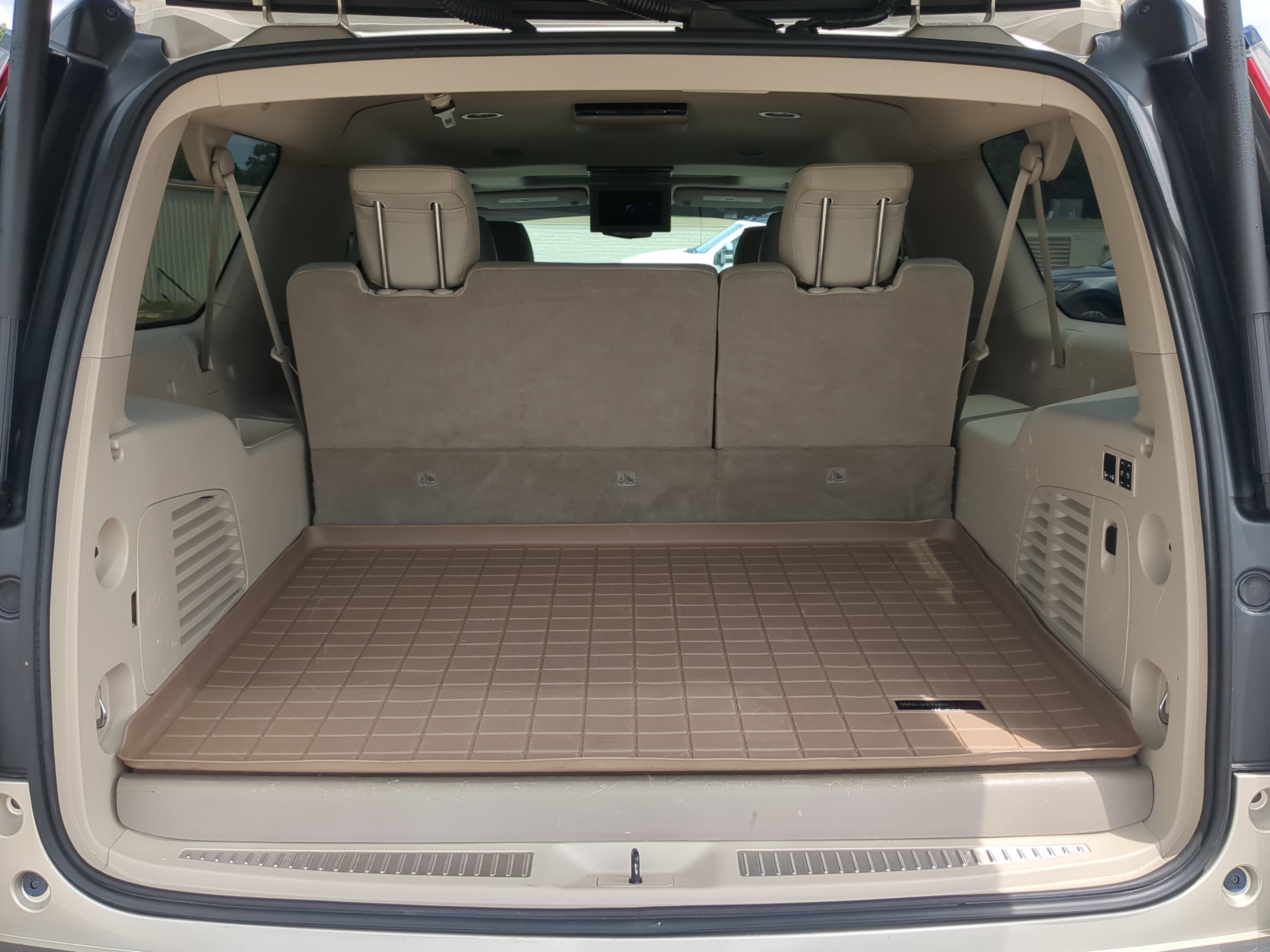 Used 2017 Cadillac Escalade ESV Luxury RWD image 11