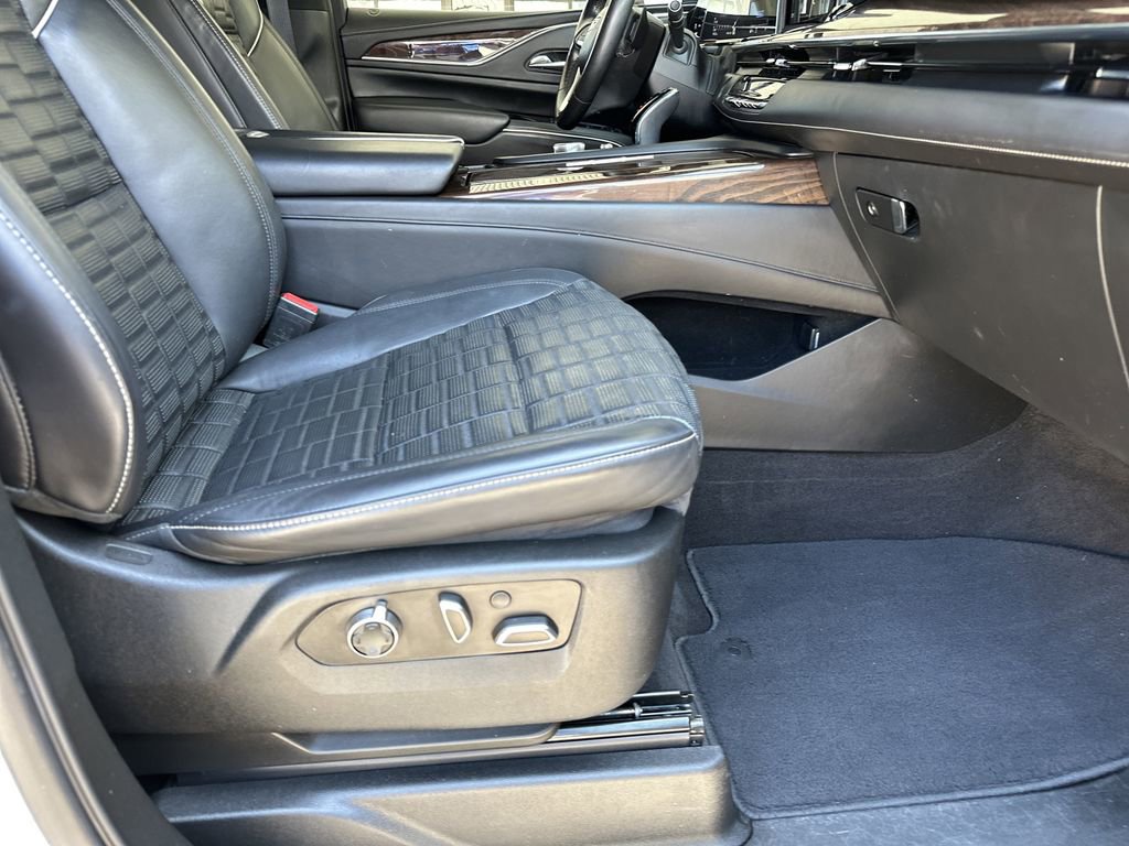 Used 2022 Cadillac Escalade ESV Sport Platinum w/ LPO, ONYX Package AWD/4WD image 39