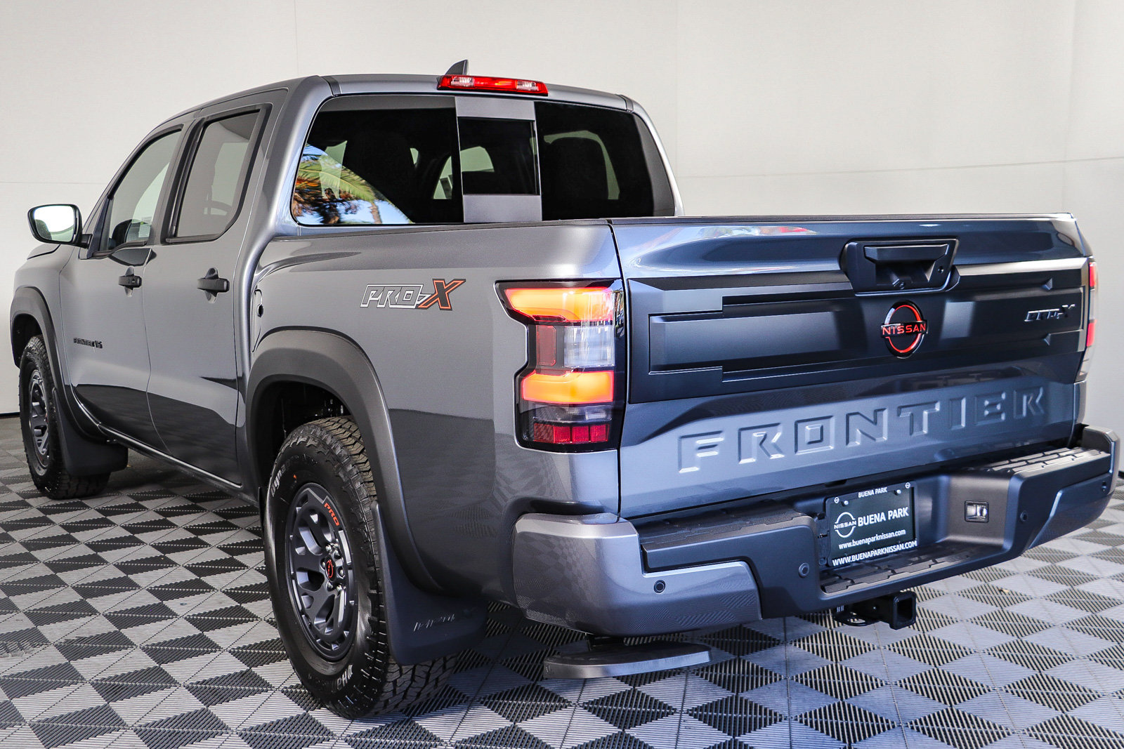 New 2027 Nissan Frontier Pro-X w/ Tow Package RWD image 6