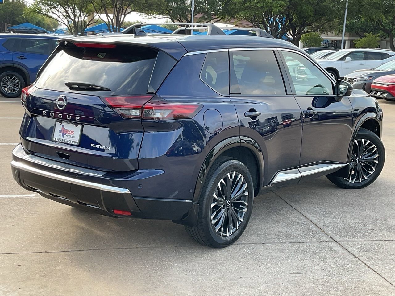 Used 2025 Nissan Rogue Platinum w/ Platinum Premium Package image 5