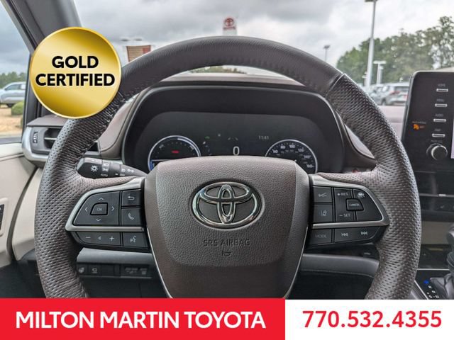 Certified 2023 Toyota Sienna Platinum FWD image 25