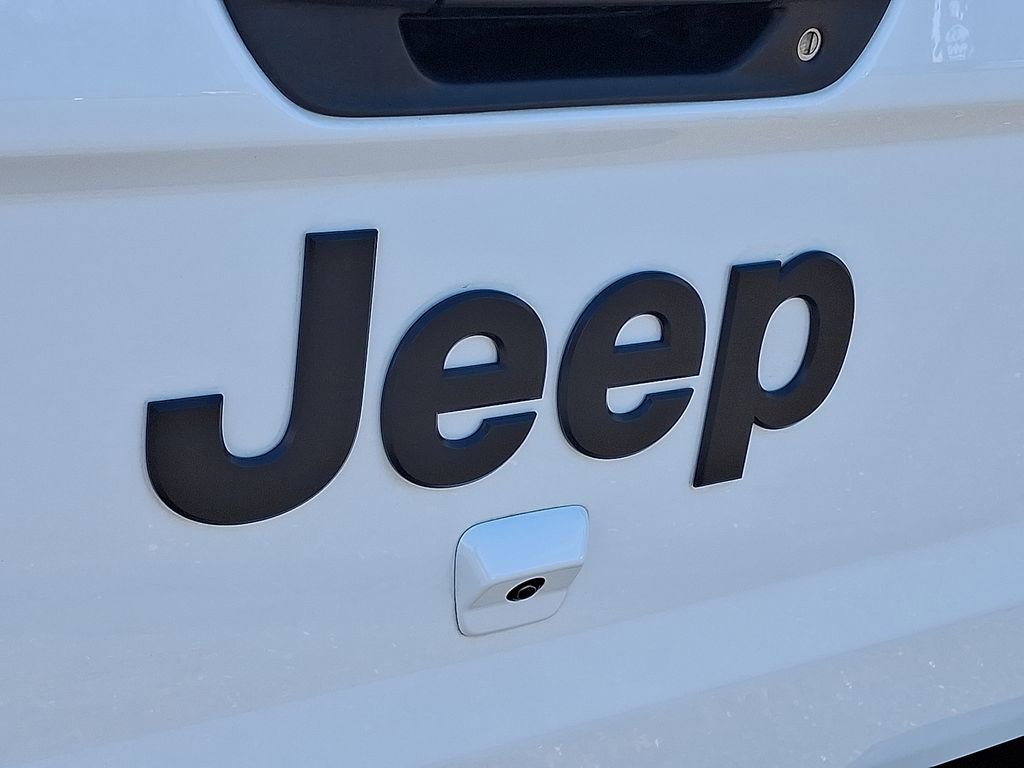 Used 2024 Jeep Gladiator Mojave AWD/4WD image 31
