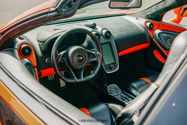 Used 2019 McLaren 570S Spider image 49