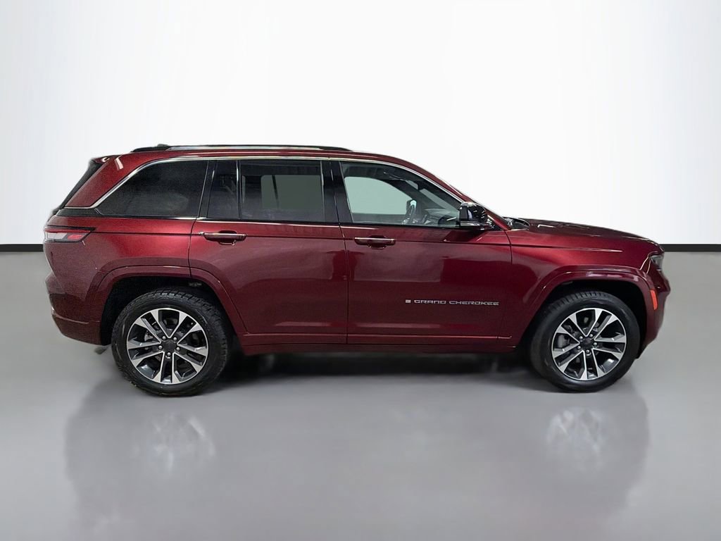 Used 2022 Jeep Grand Cherokee Overland AWD/4WD image 11