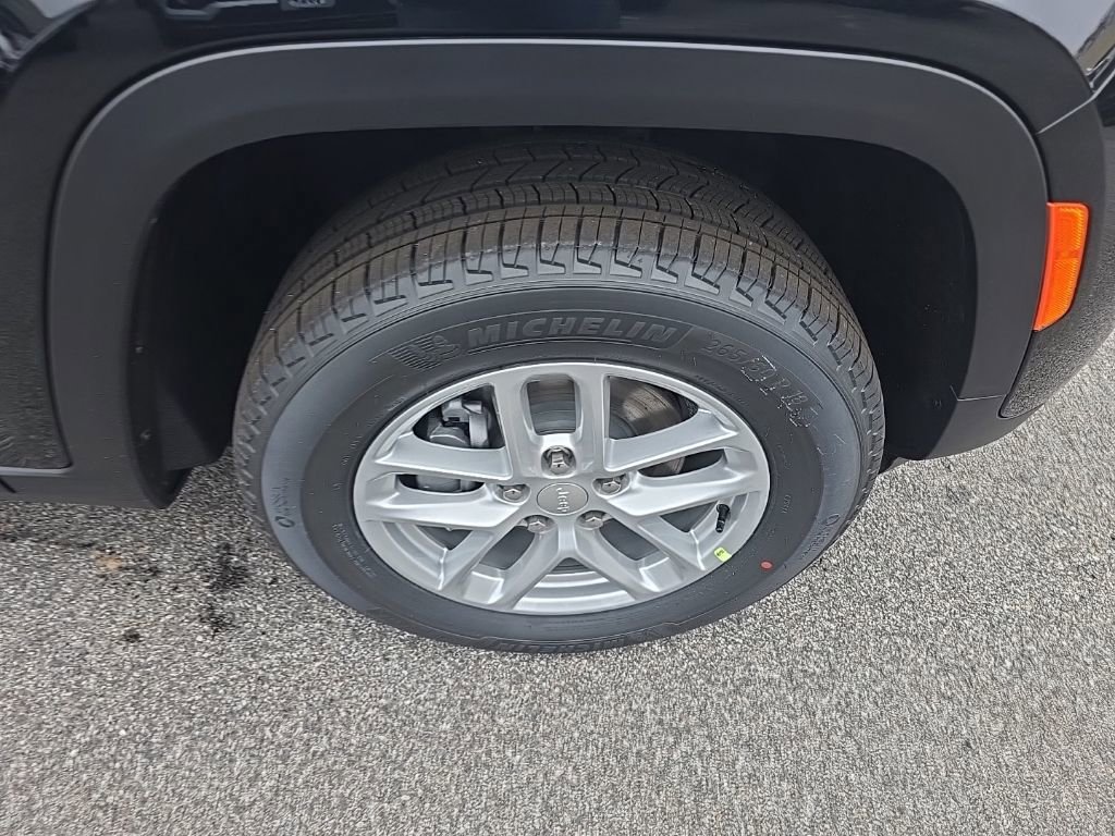 New 2025 Jeep Grand Cherokee Laredo X image 9