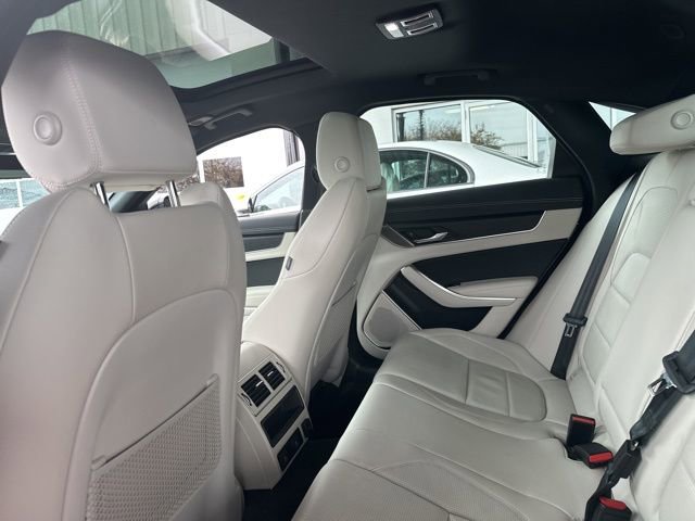 Used 2024 Jaguar XF R-Dynamic SE RWD image 24