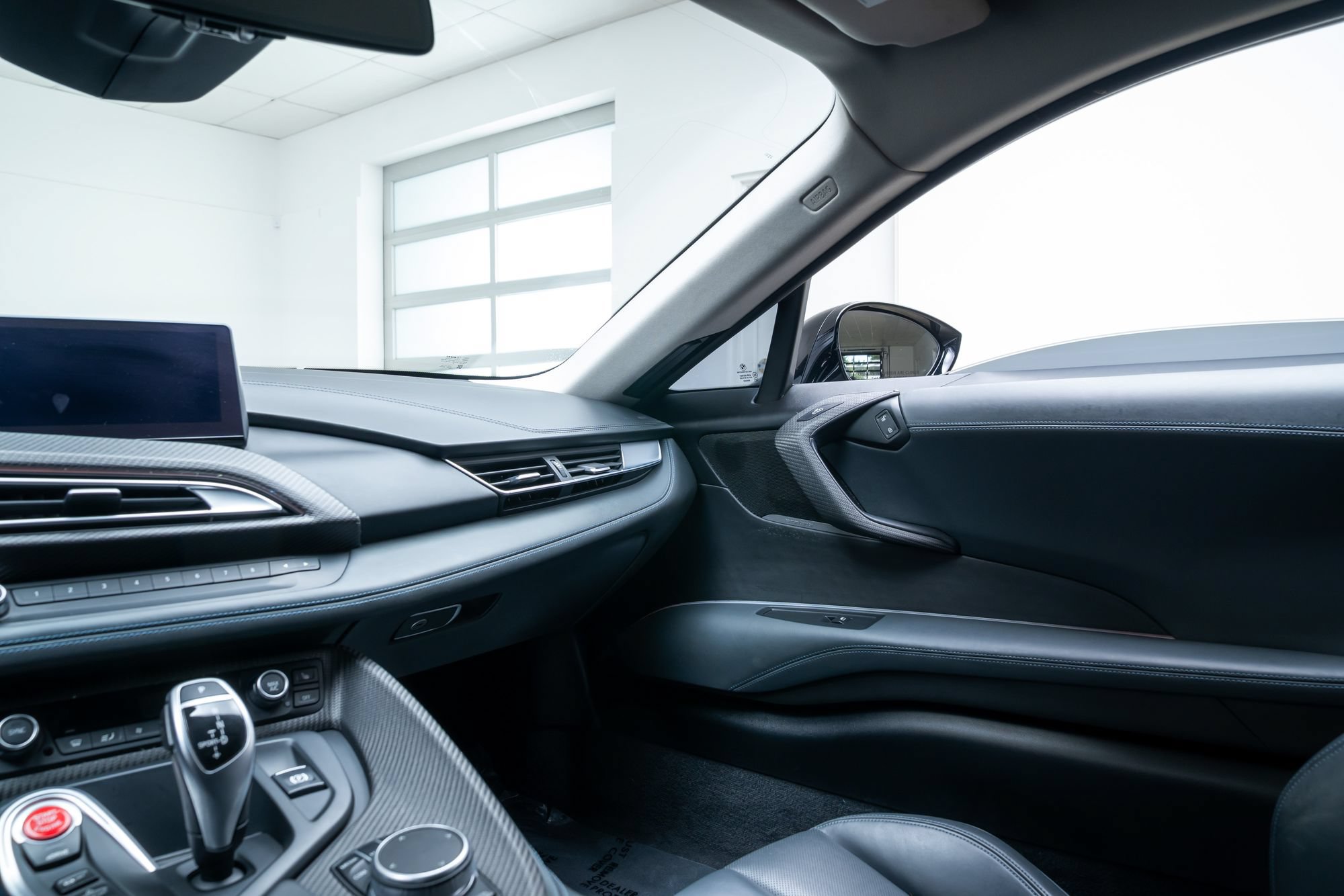 Used 2020 BMW i8 Coupe AWD/4WD image 11