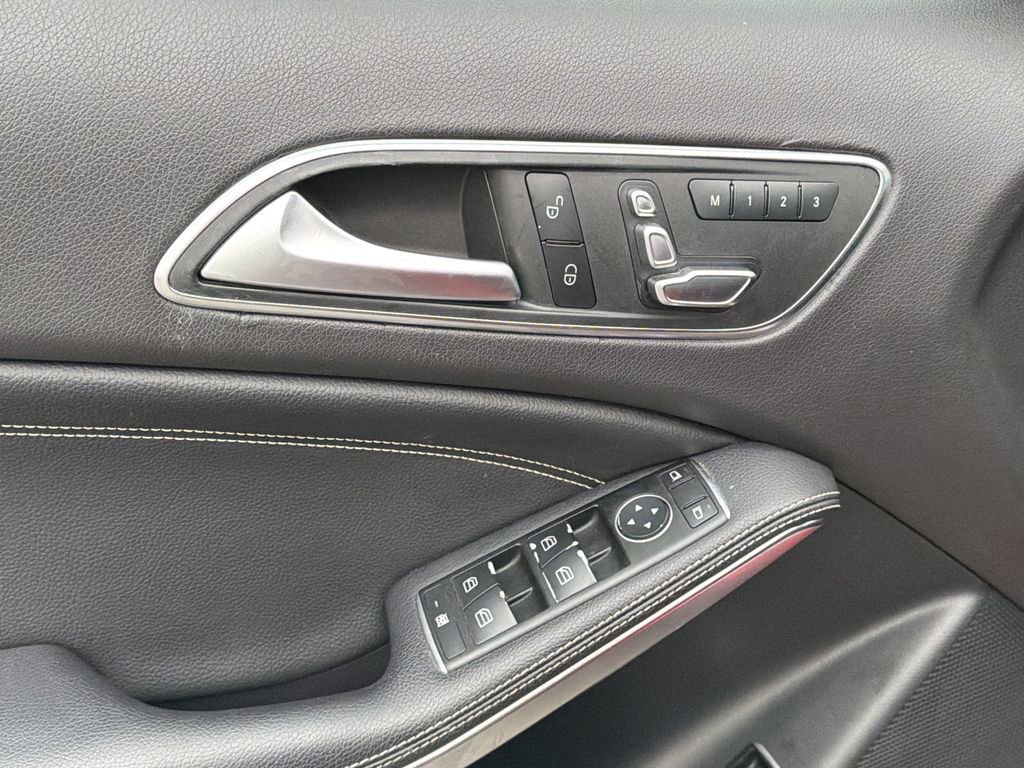 Used 2018 Mercedes-Benz GLA 250 4MATIC image 24