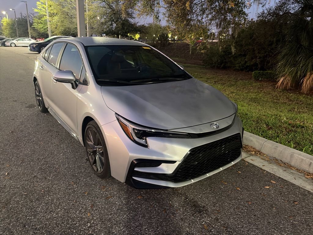 Certified 2025 Toyota Corolla SE image 4