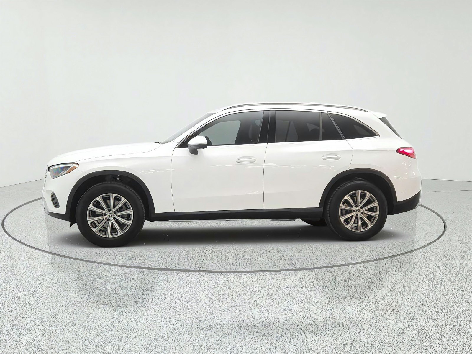 Used 2024 Mercedes-Benz GLC 300 image 8