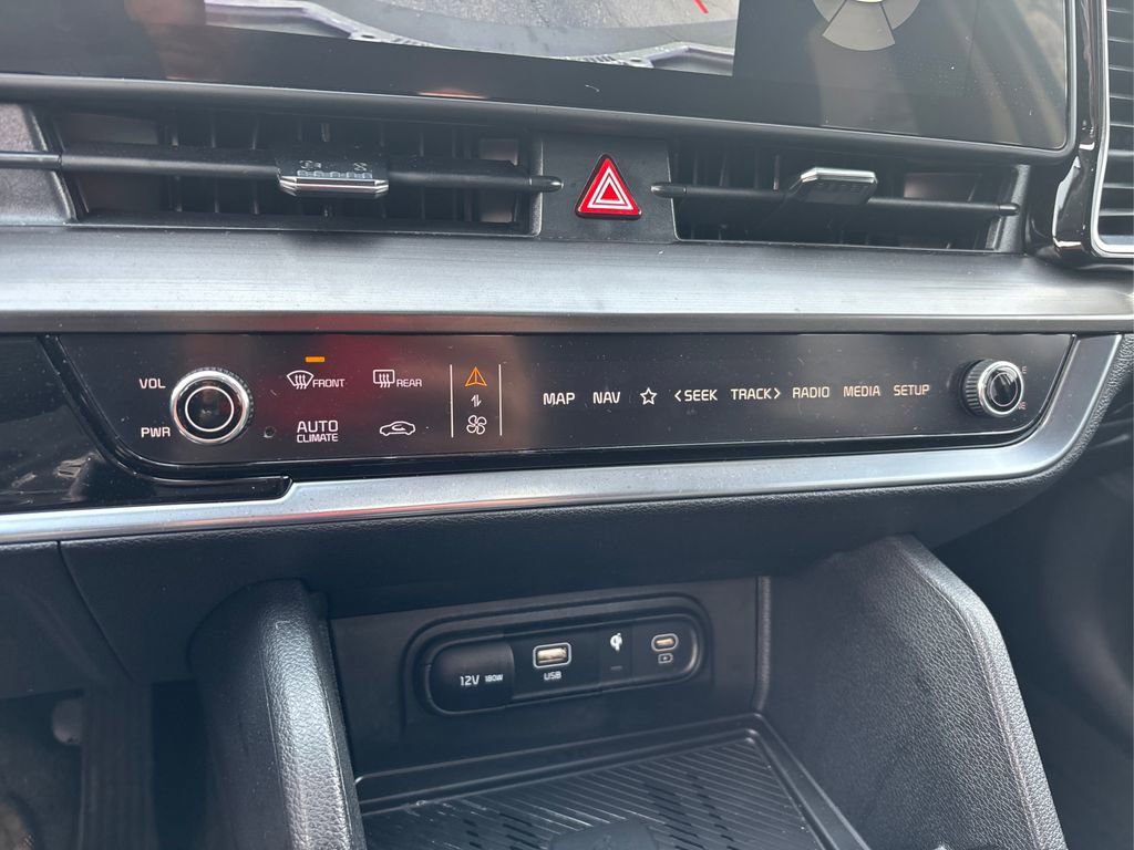 Used 2025 Kia Sportage EX w/ Premium Package image 30